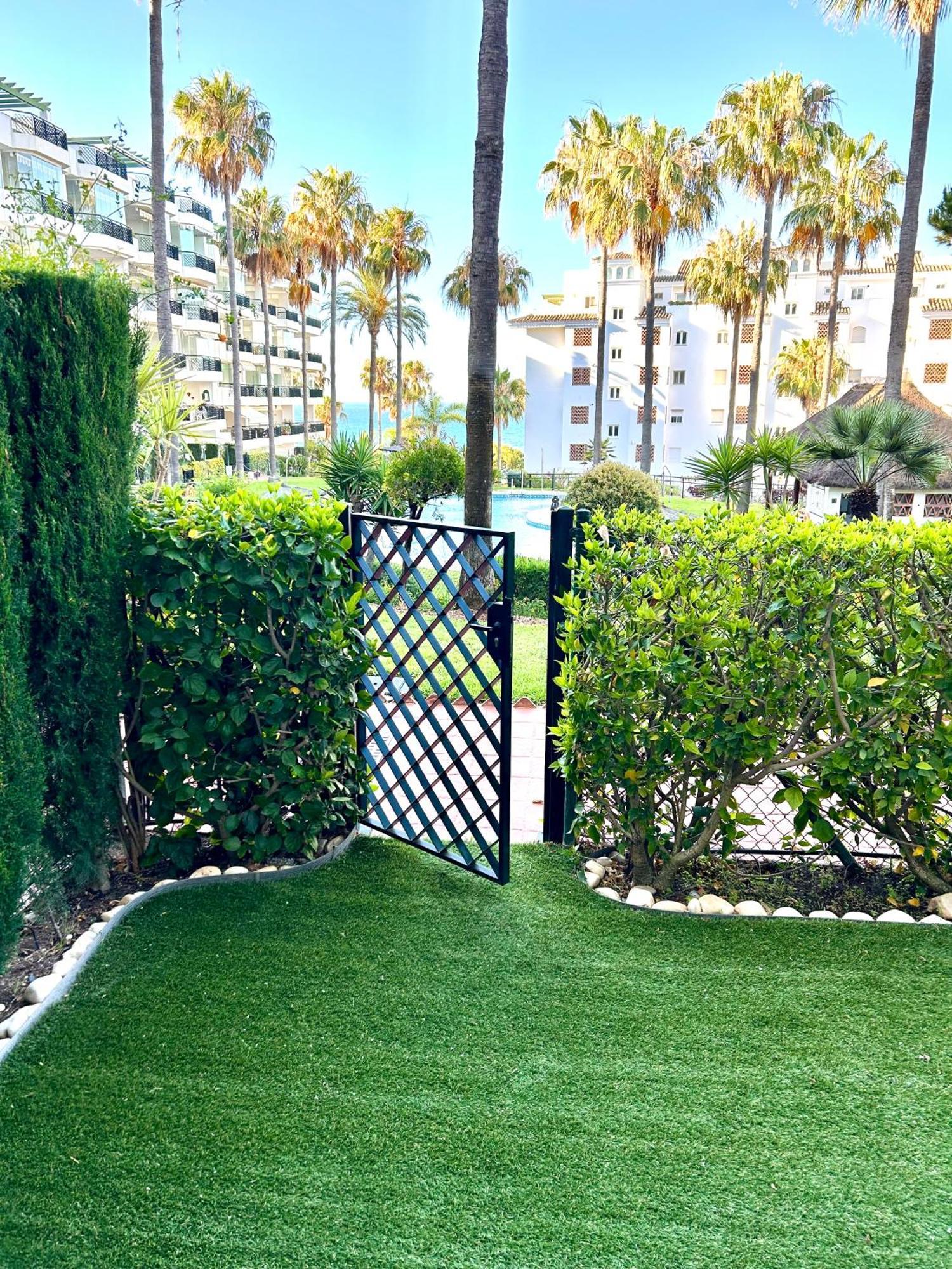 MI CAPRICHO, Beachfront, Grownfloor, Private Garden&Terrace Sitio de Calahonda Buitenkant foto